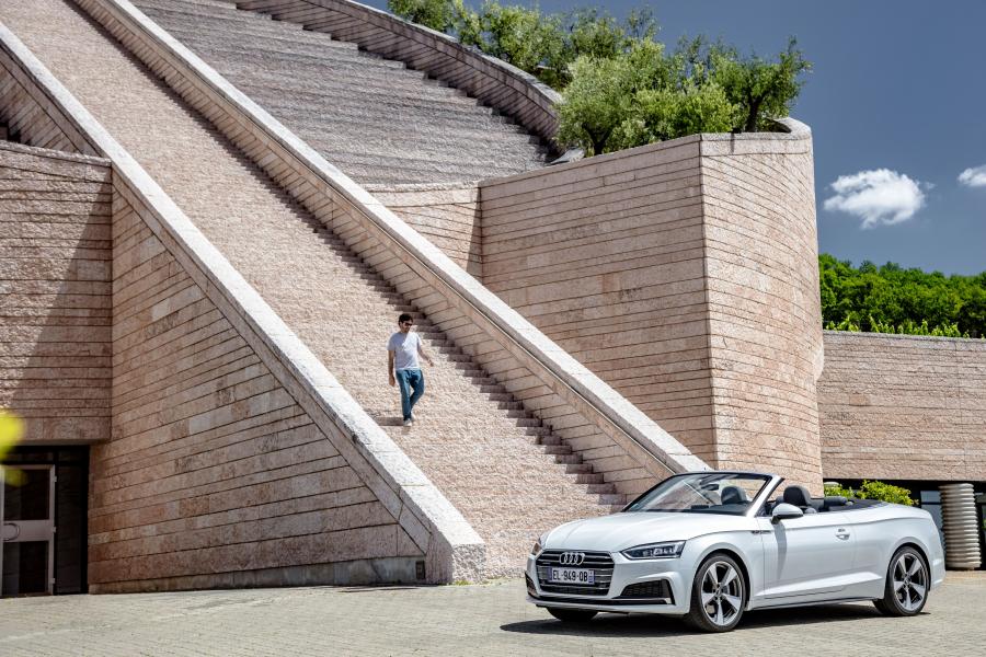  Audi A5 Cabriolet 2.0 TDI Quattro S-Line 2017 года  (WW) (фото 33 из 76)